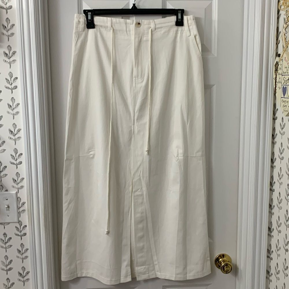 Size Large Pure White 100% Cotton Skirt with Center Split